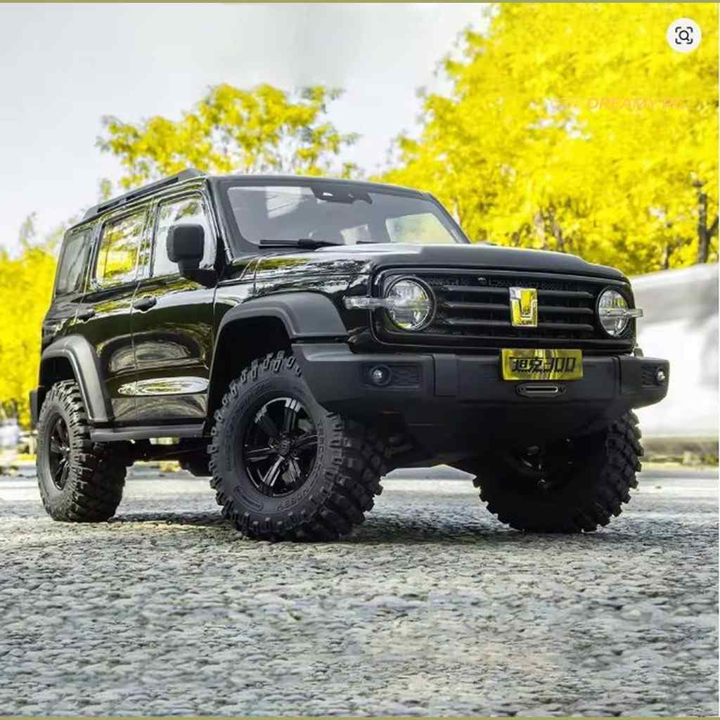 Traction Hobby KM Tank300 V2 1:8 4WD RC Crawler