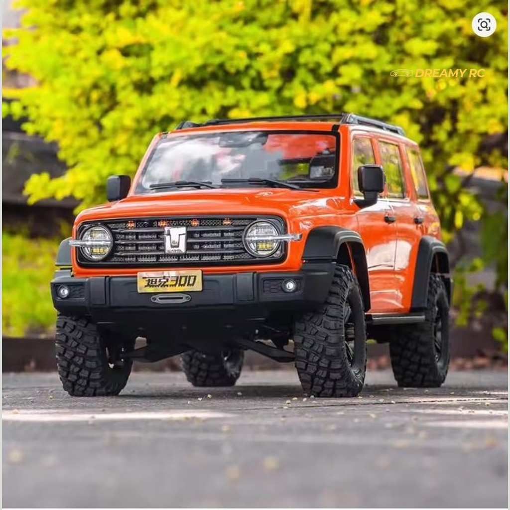 Traction Hobby KM Tank300 V2 1:8 4WD RC Crawler